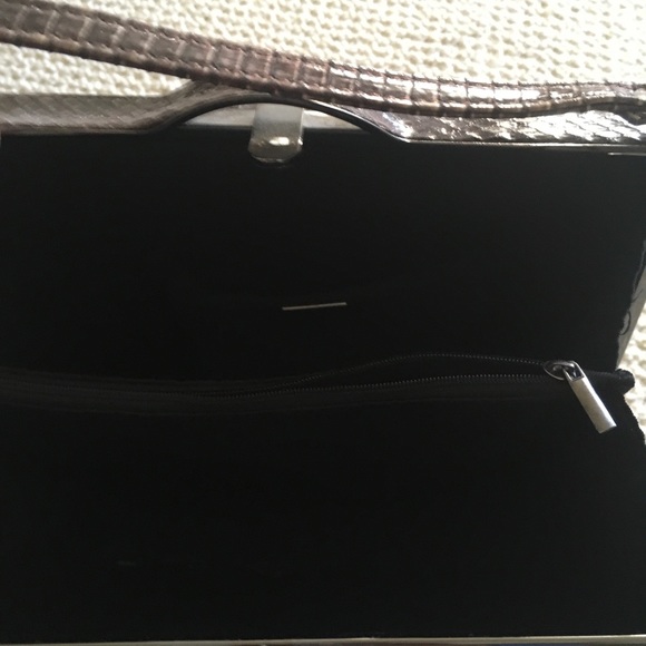 Handbag - Picture 3 of 4